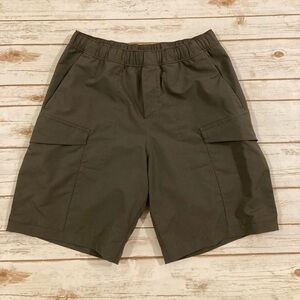 Lululemon Men's VersaTwill Cargo Pocket Shorts Army Green Large LM7BDNS